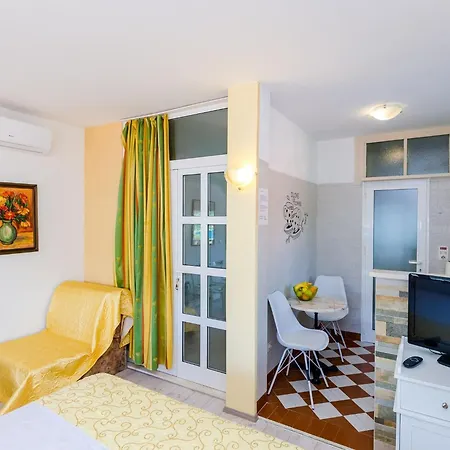 Avdic - With Balcony And Sea View Apartman Dubrovnik