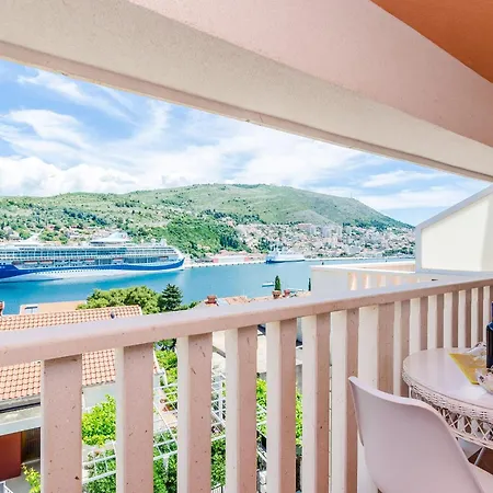 Avdic - With Balcony And Sea View Dubrownik